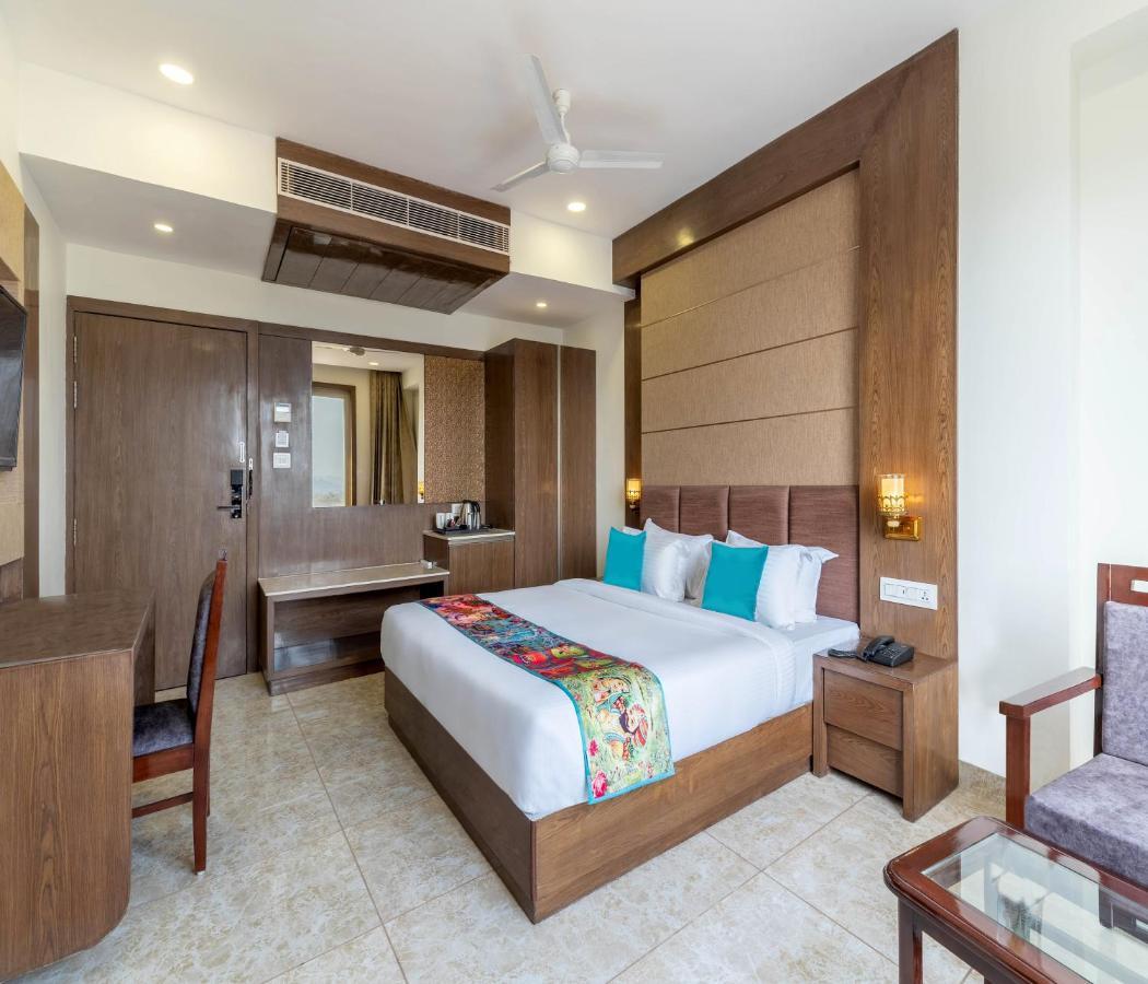 Pandora Grand Udaipur Hotel Bagian luar foto