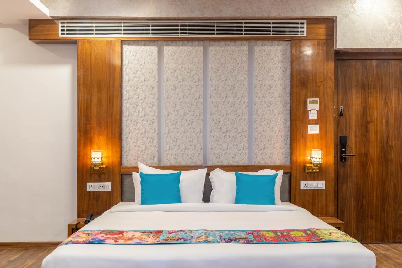 Pandora Grand Udaipur Hotel Bagian luar foto