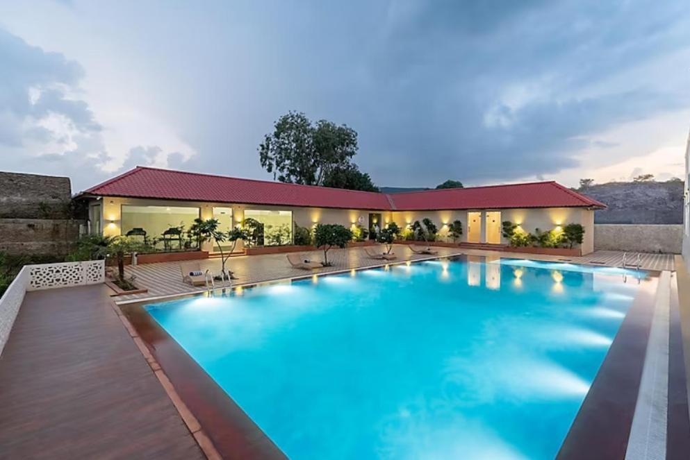 Pandora Grand Udaipur Hotel Bagian luar foto